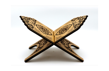 مقرأة خشبية منقوشة كبيرة